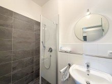 Kleines Bad Modernes Wohn-Highlight im Zentrum von Lindenberg im Allg�u 
 3-Zimmer Dachgeschoss mit Stil und Komfort