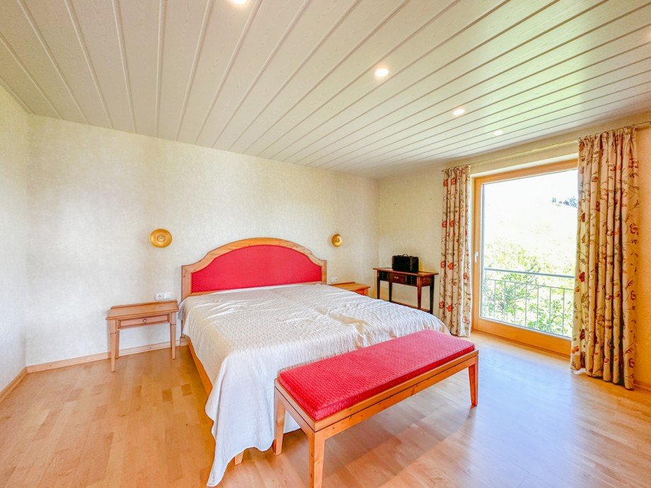 Schlafzimmer OG Einfamilienhaus Sulzberg
