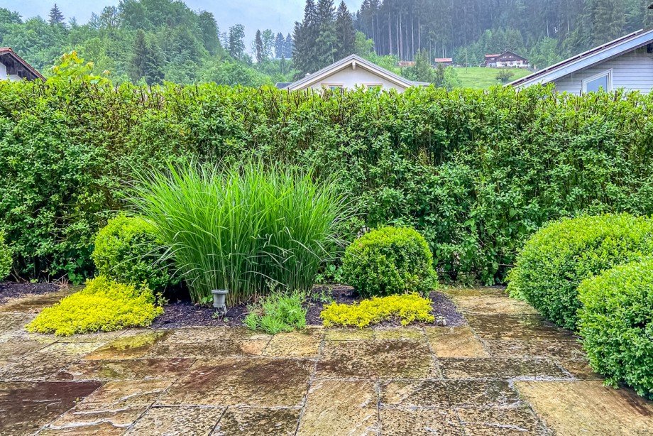 Natursteinterrase Einfamilienhaus Oberstaufen