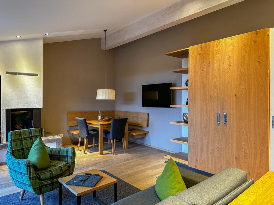 Wohnbereich mit K�che ( Chalet Hohenegg ) Dachgeschosswohnung Oberstaufen