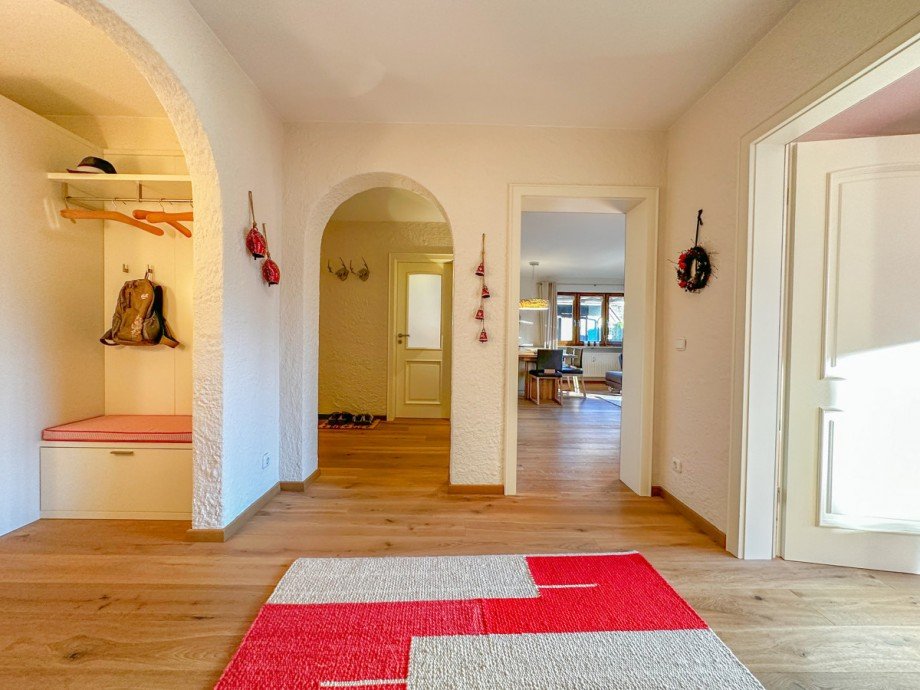 Flurbereich mit Zugang in alle Zimmer Etagenwohnung Fischen im Allg�u / Langenwang