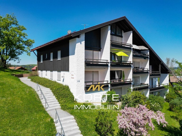 dji_fly_20250428_192228_454_1746184050041_photo Oberstaufen / Steibis Etagenwohnung Charmantes 1-Zimmer-Apartment in ruhiger Lage von Steibis - Kompakter Wohnkomfort mit Hochgratblick