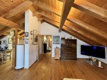  4 Zimmer Dachgeschoss Wohnung 
mit drei Balkonen!