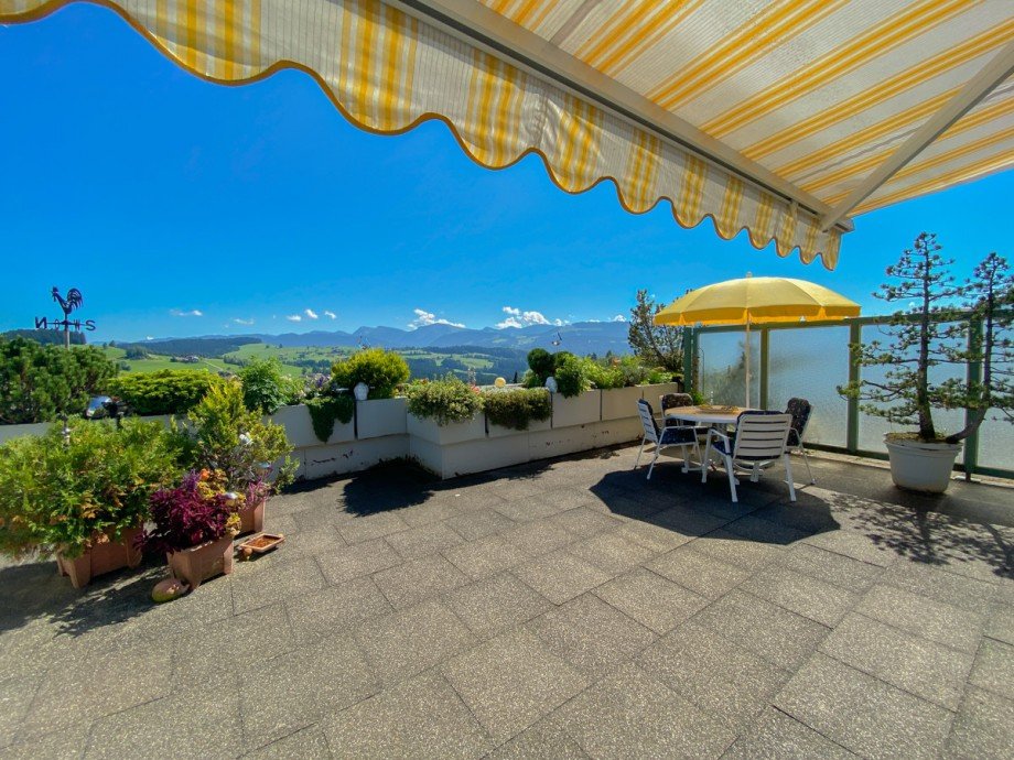 Sommer-Terrasse Etagenwohnung Oberreute