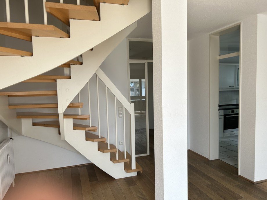 Treppe vom Wohnen ins Schlafen Maisonettewohnung Wei�ensberg