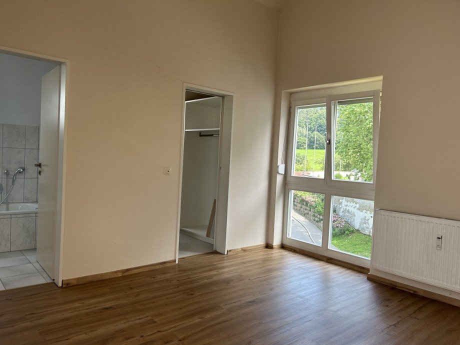 von Schlafen ins Bad u in die Ankleide 2. Ebene Maisonettewohnung Wei�ensberg