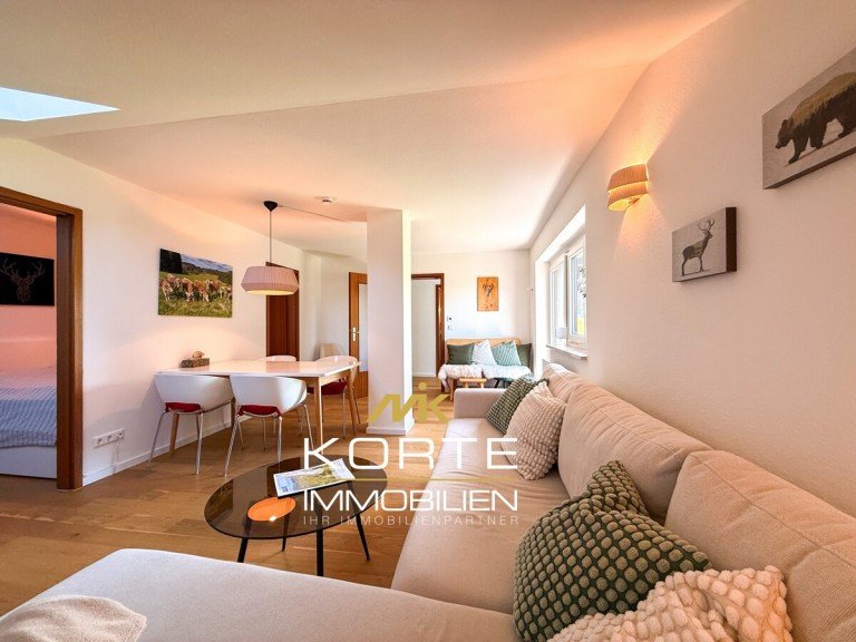 titelbild Oberreute Dachgeschosswohnung Ruhige Dachgeschosswohnung in Oberreute - Balkon, Abendsonne, Blick ins Gr�ne und TG-Stellplatz