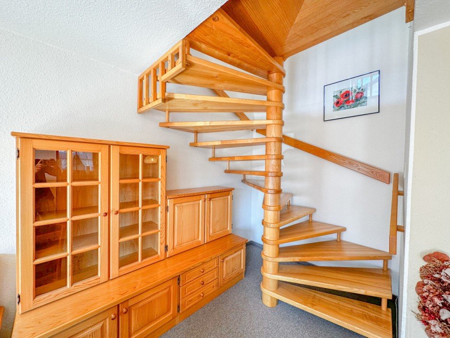 Holztreppe ins OG Maisonettewohnung Weiler-Simmerberg
