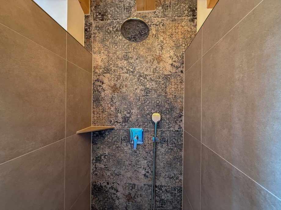 begehbare Dusche Dachgeschosswohnung Oberstaufen / Wiedemannsdorf