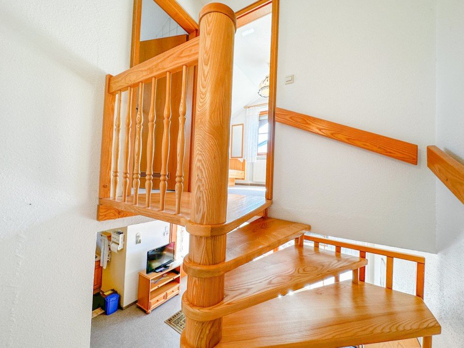 Holztreppe ins OG Maisonettewohnung Weiler-Simmerberg