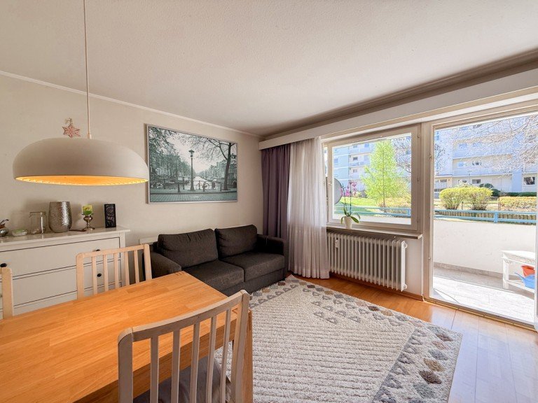 Wohn-Esszimmer Lindau (Bodensee) / Aeschach Erdgeschosswohnung Sofort Verf�gbar: Wohnen in Lindau-Aeschach- Charmante 2-Zimmer-Wohnung in Seen�he - Zentral & ruhig