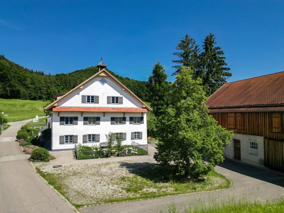 Hausansicht S�den Bauernhaus Oberg�nzburg