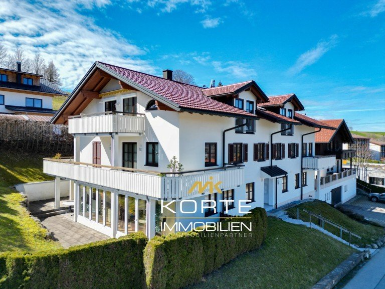 Wohnhaus Oberstaufen / Steibis Dachgeschosswohnung Weitblick: Alpine 2-Zimmer-Dachgeschosswohnung nahe dem Golfplatz in Steibis im Allg�u