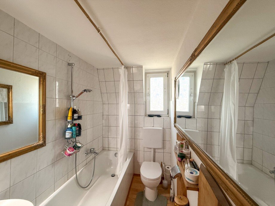 Gro�e Wohnung 1. OG Bad Mehrfamilienhaus Lindenberg im Allg�u