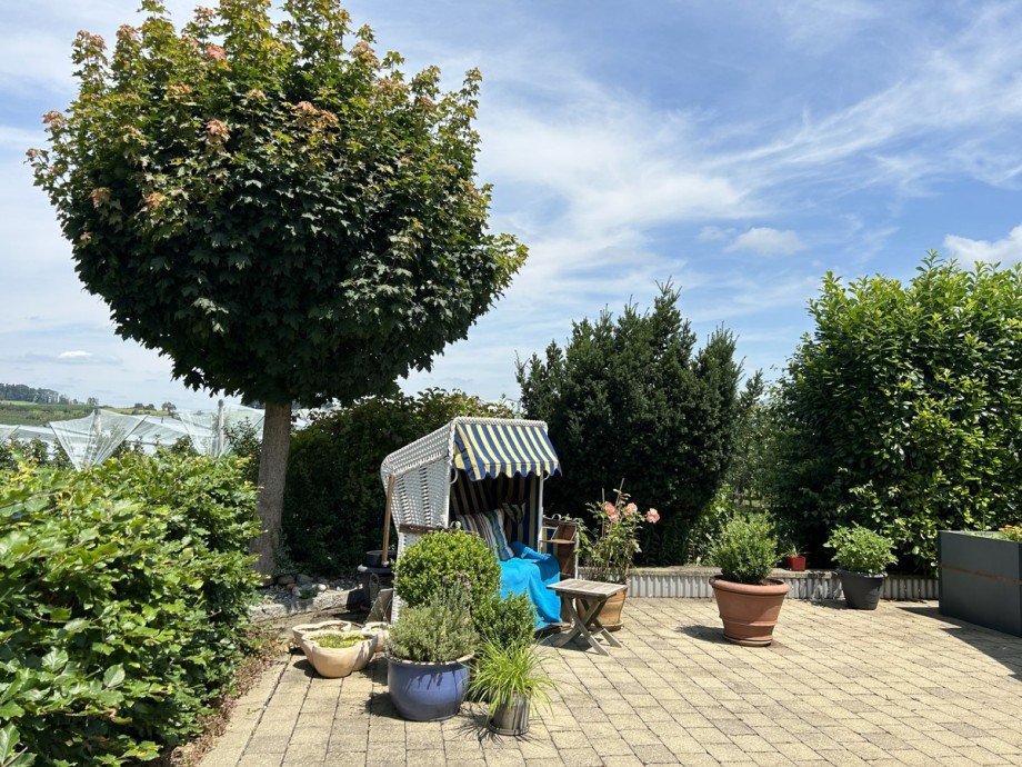 Hoffl�che hinter dem Haus Doppelhaush�lfte Wasserburg / Hengnau