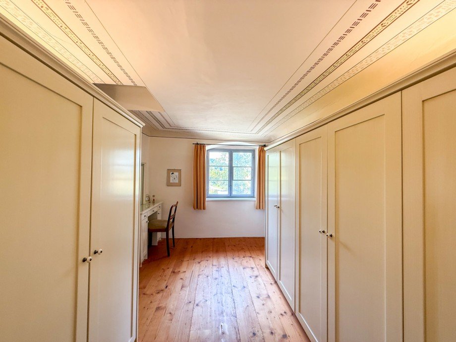 Ankleidezimmer Bauernhaus Oberg�nzburg