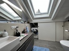  4 Zimmer Dachgeschoss Wohnung 
mit drei Balkonen!