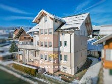 Wohnhaus Einzigartiges Potential in Bestlage:
 Renovierungsbed�rftiges Mehrfamilienhaus 
 in Oberstaufen
