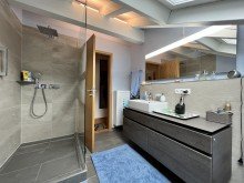  4 Zimmer Dachgeschoss Wohnung 
mit drei Balkonen!