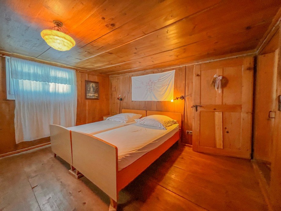 Schlafzimmer 1.OG Bauernhaus Maierh�fen
