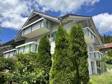  4 Zimmer Dachgeschoss Wohnung 
mit drei Balkonen!