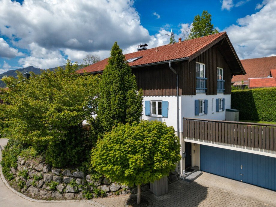 Hausansicht/Garage Einfamilienhaus Ofterschwang