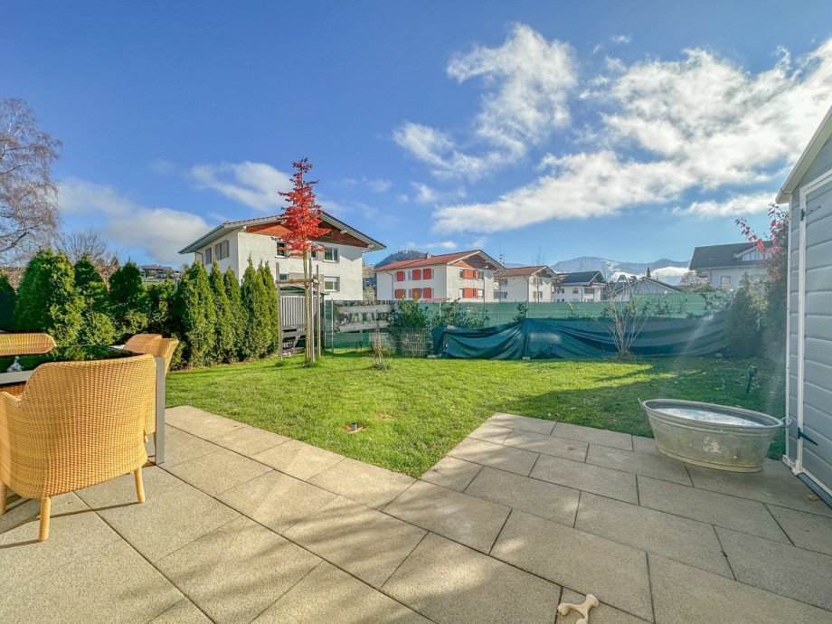 Garten mit Terrasse Doppelhaush�lfte Oberstaufen