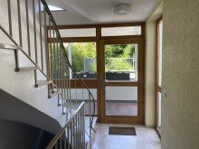 Hauseingangsbereich Apartment mit Terrasse 
und PKW Stellplatz im Freien 
zentrumsnah in Lindau - Aeschach!