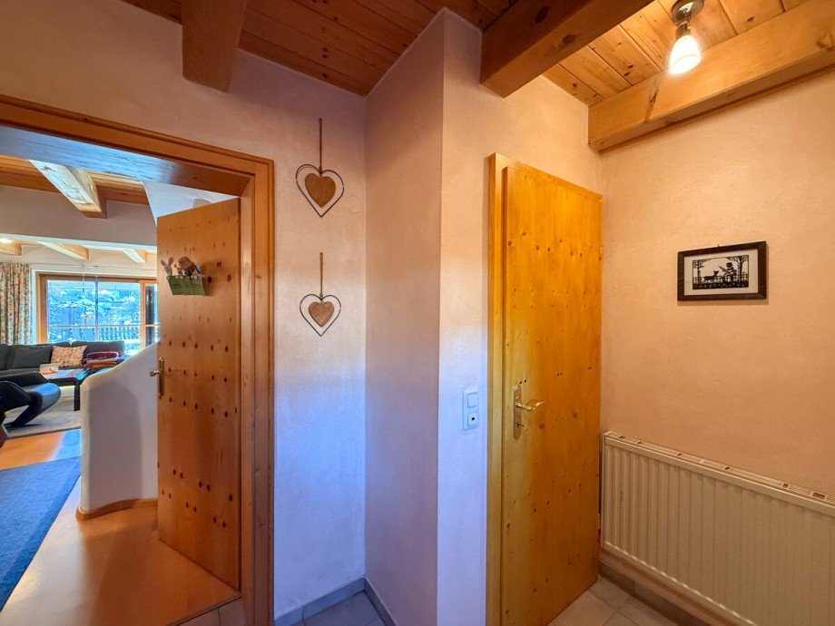 Flur Reihenmittelhaus Lindenberg im Allg�u / Ellgassen