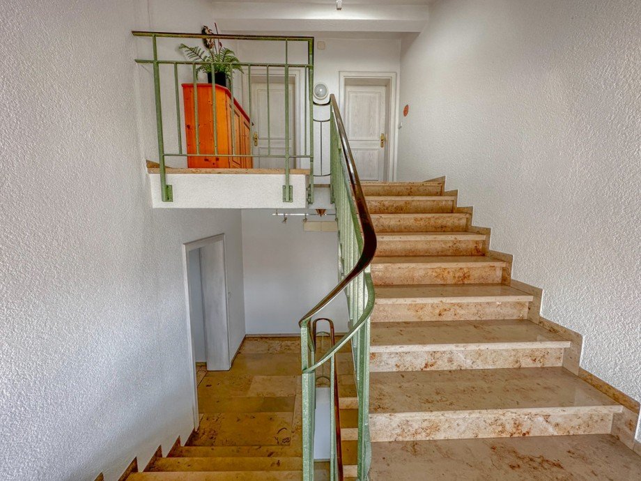 Treppenhaus Dachgeschosswohnung Oberstaufen