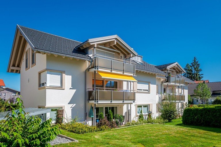 S�dansicht Oberstaufen Dachgeschosswohnung Exklusives Wohnen mit sch�nem Panorama-Bergblick in Bestlage von Oberstaufen!