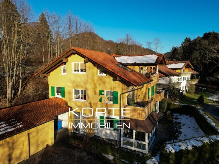Titelbild Oberstaufen / Wei�ach Etagenwohnung Wohnen mit Hochgratblick - charmante 3-Zimmer-Wohnung mit Garage in Oberstaufen-Wei�ach