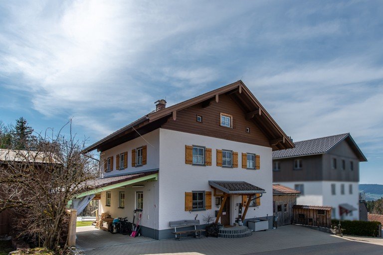  Oberreute Einfamilienhaus IDYLLISCH GELEGENES LANDHAUSMIT CHARMEOBERREUTE IM ALLG�U