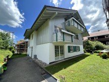  4 Zimmer Dachgeschoss Wohnung 
mit drei Balkonen!